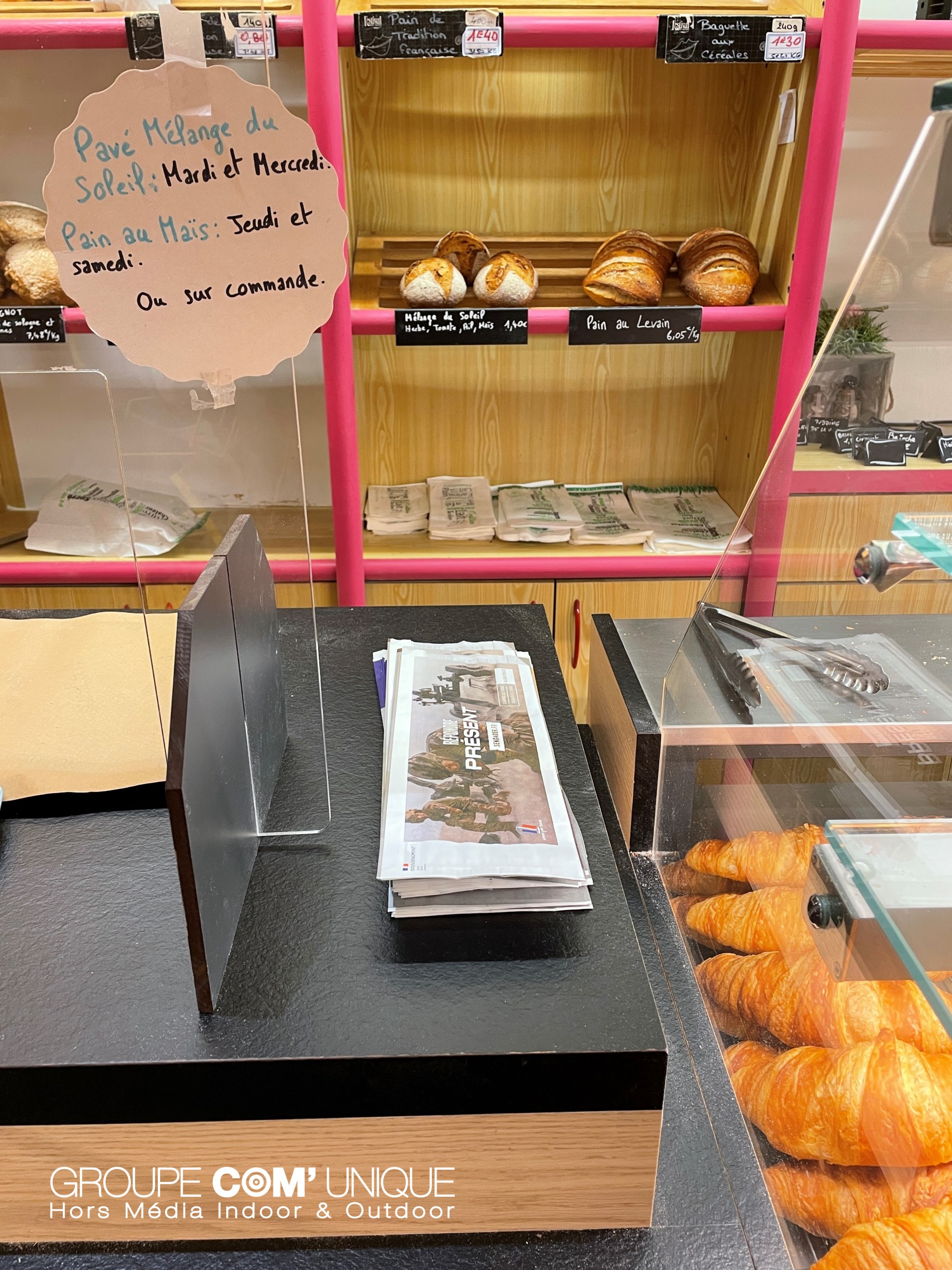 armee-de-terre-nord-est-campagne-publicitaire-sac-a-baguette-groupe-com-unique-france campagne-publicitaire-sac-a-pain